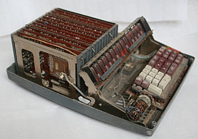 tranzistorová kalkulajda NDR